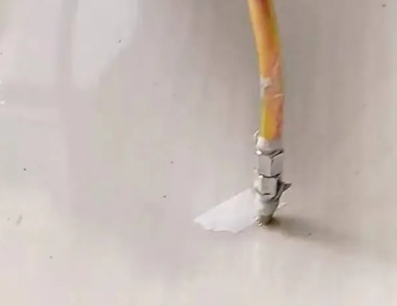 安顺市瓷砖空鼓维修公司专业解答在瓷砖铺贴过程中，如果使用的砂料过粗（如全部使用了粗砂），可能会导致以下问题